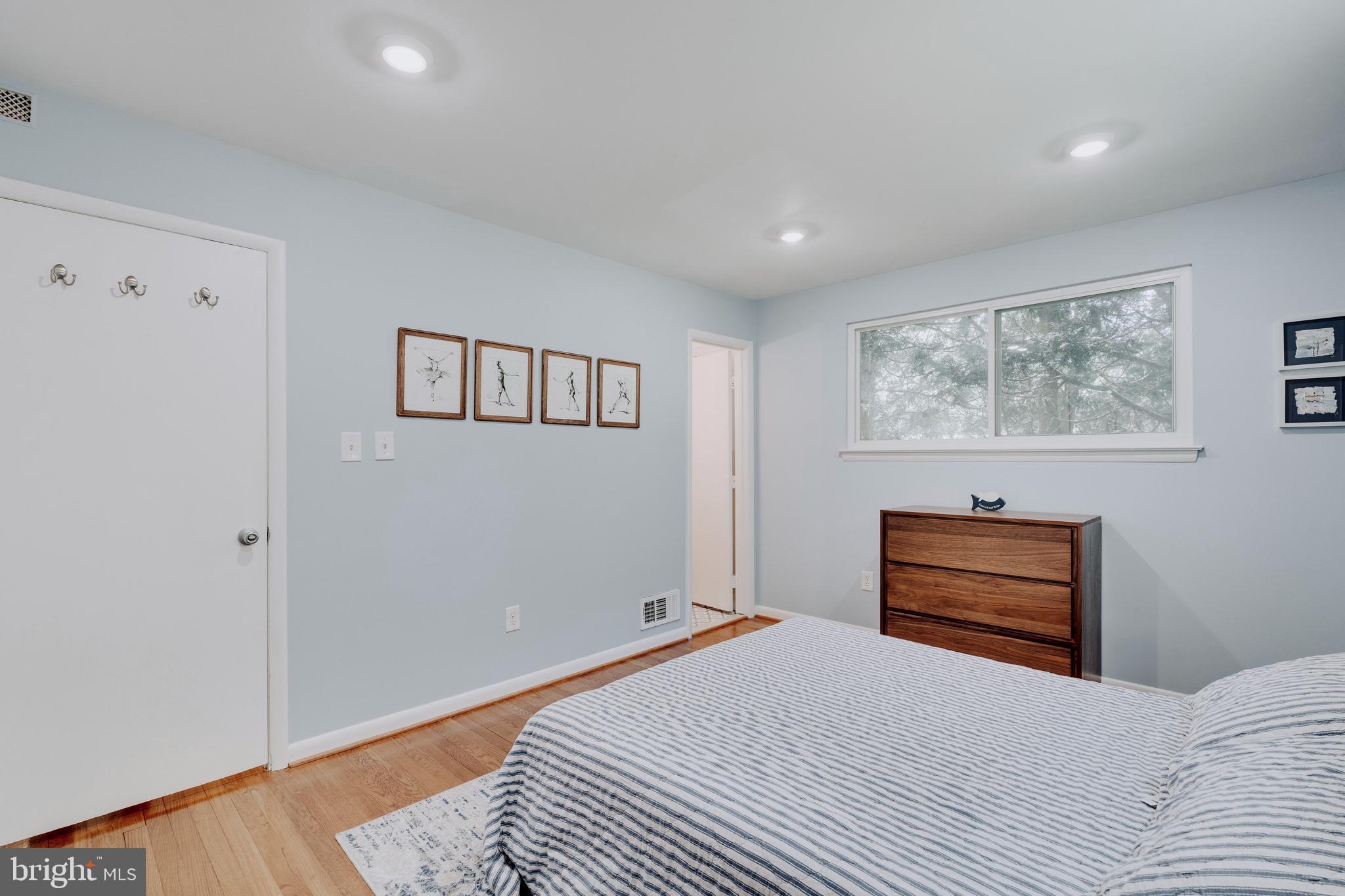 217 Hillsboro Dr