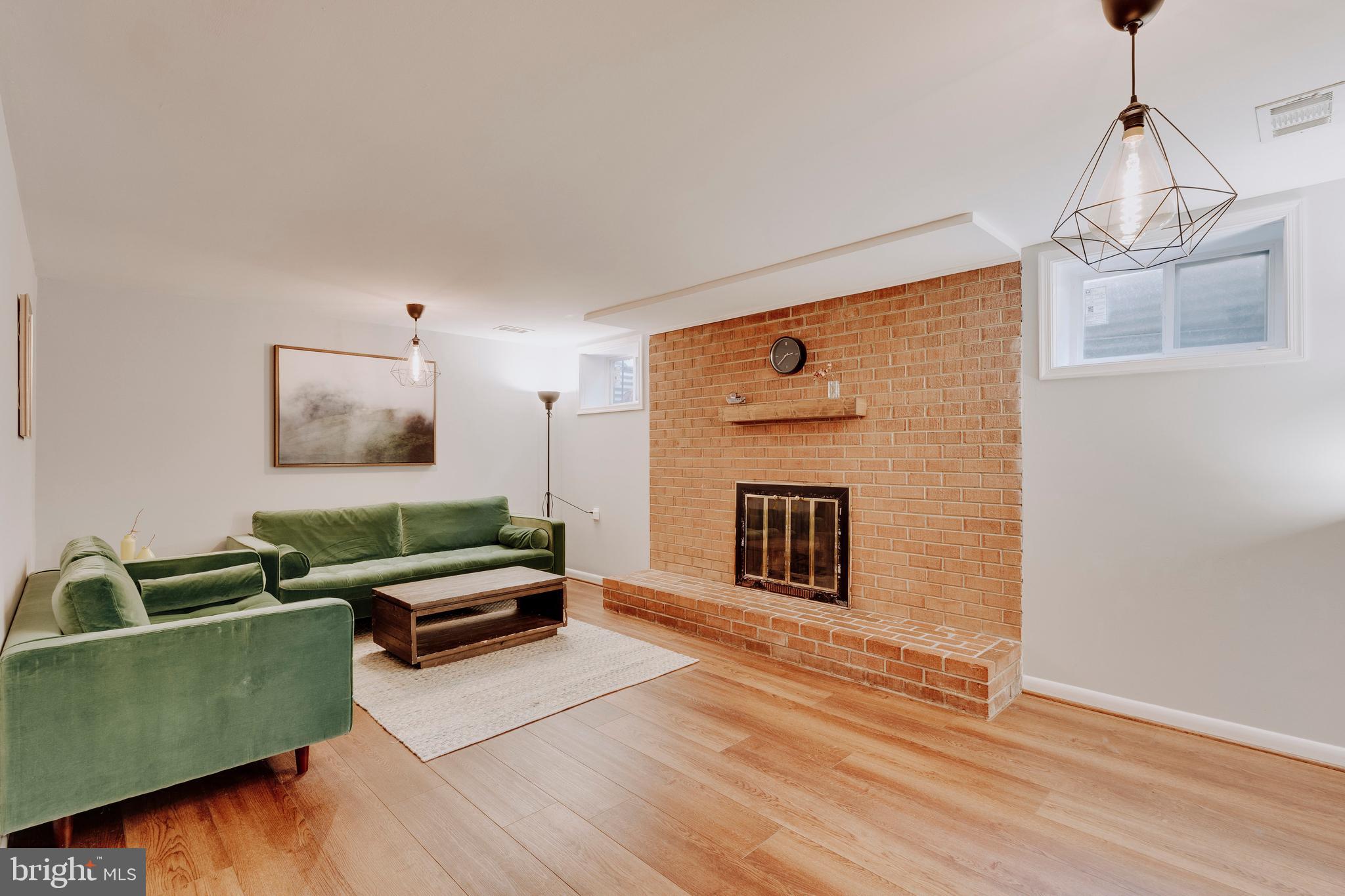 217 Hillsboro Dr