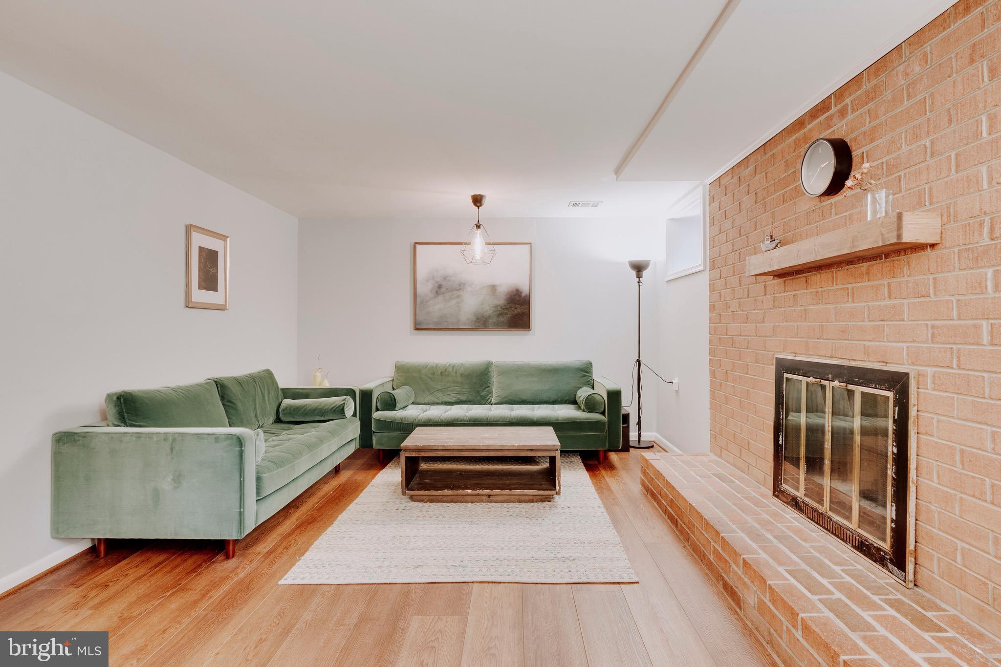 217 Hillsboro Dr