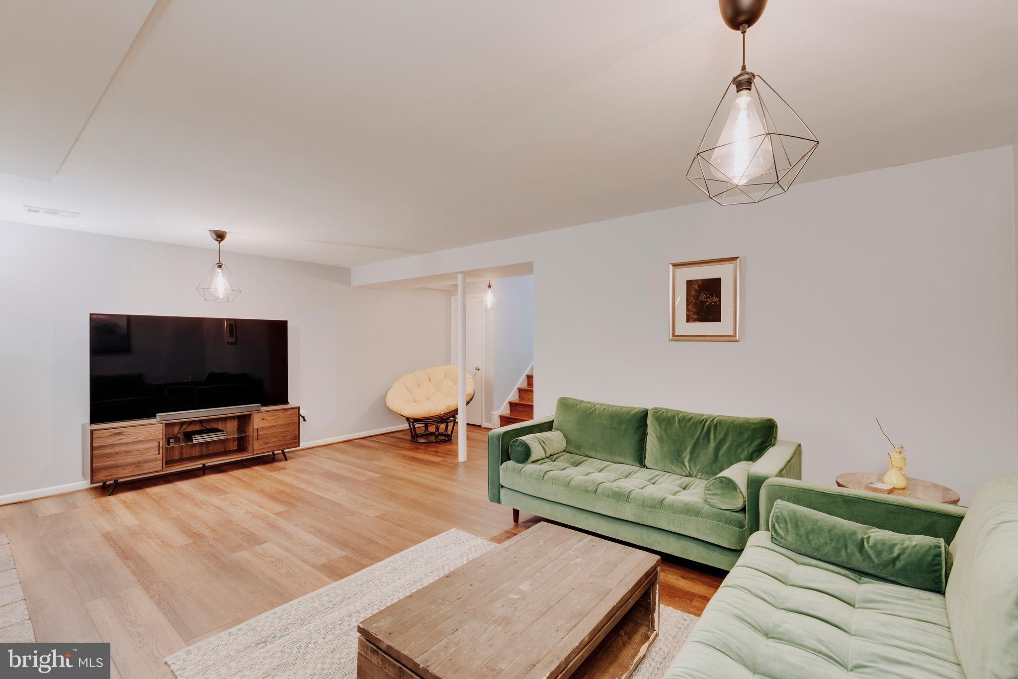 217 Hillsboro Dr