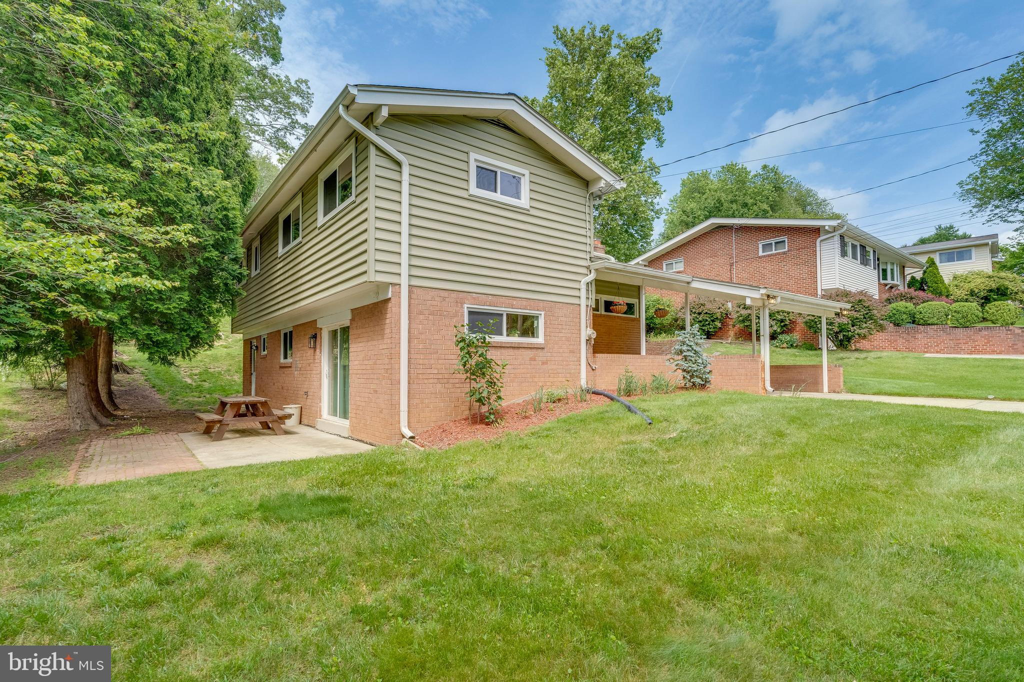 217 Hillsboro Dr