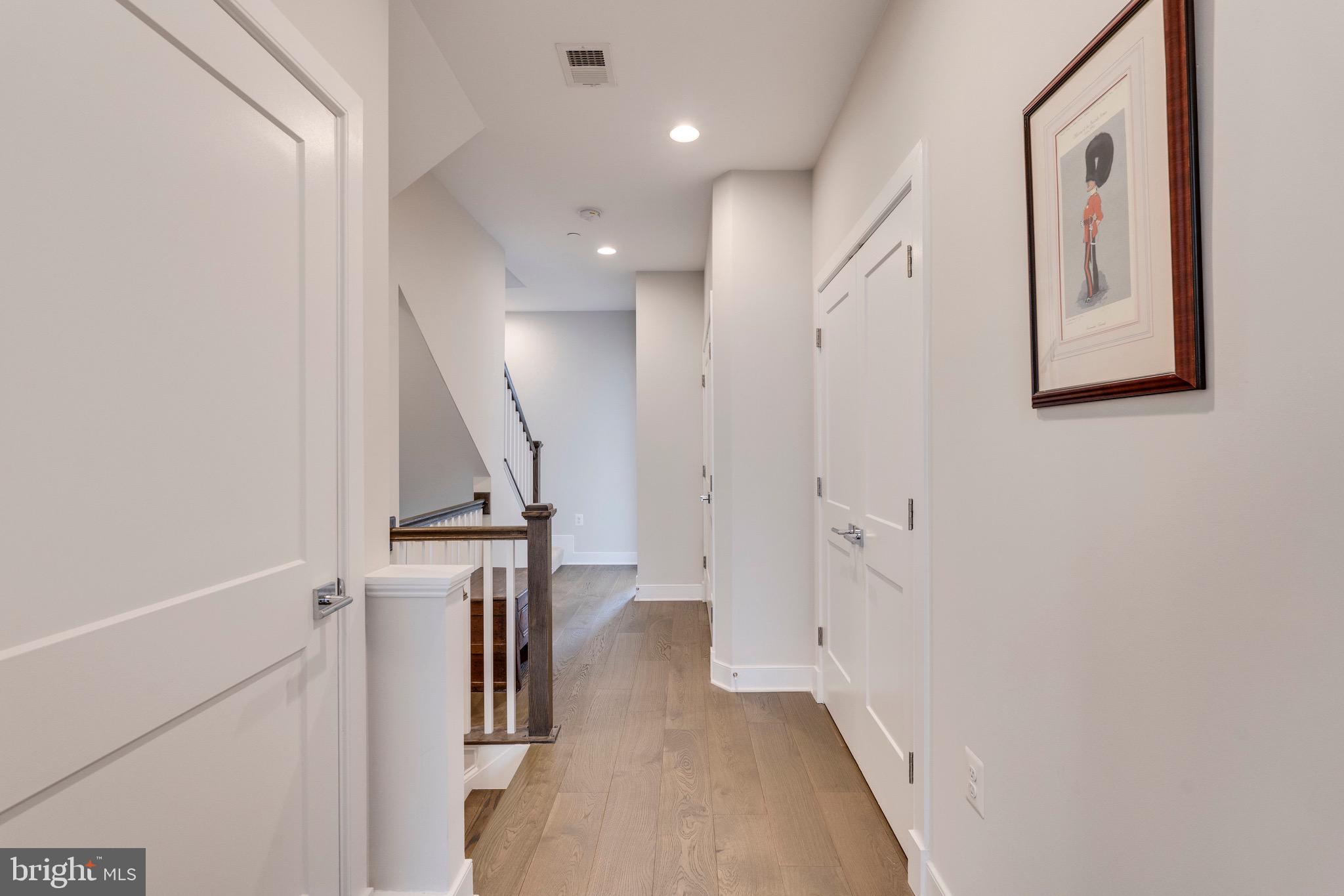 10294 Grosvenor