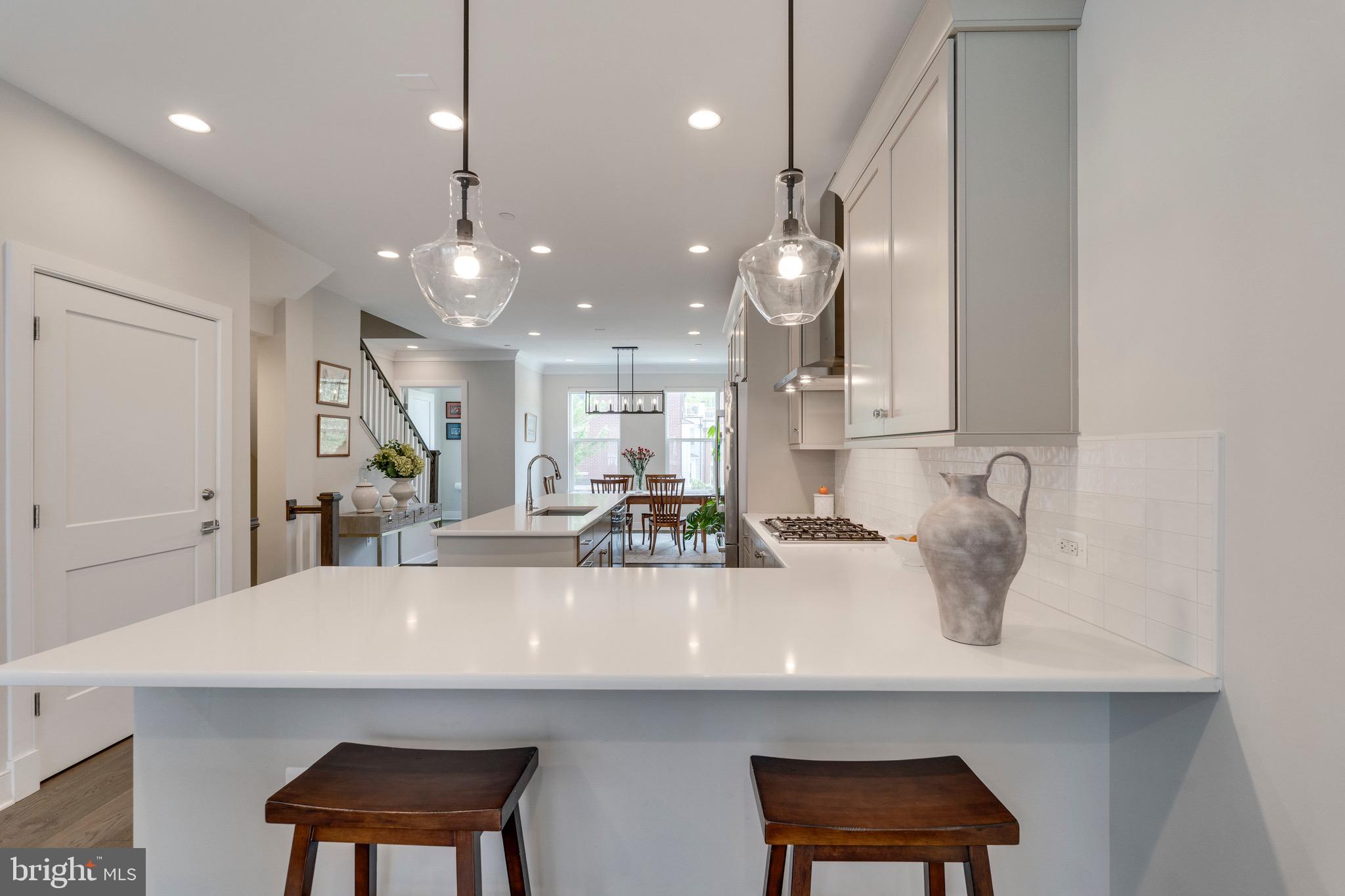 10294 Grosvenor