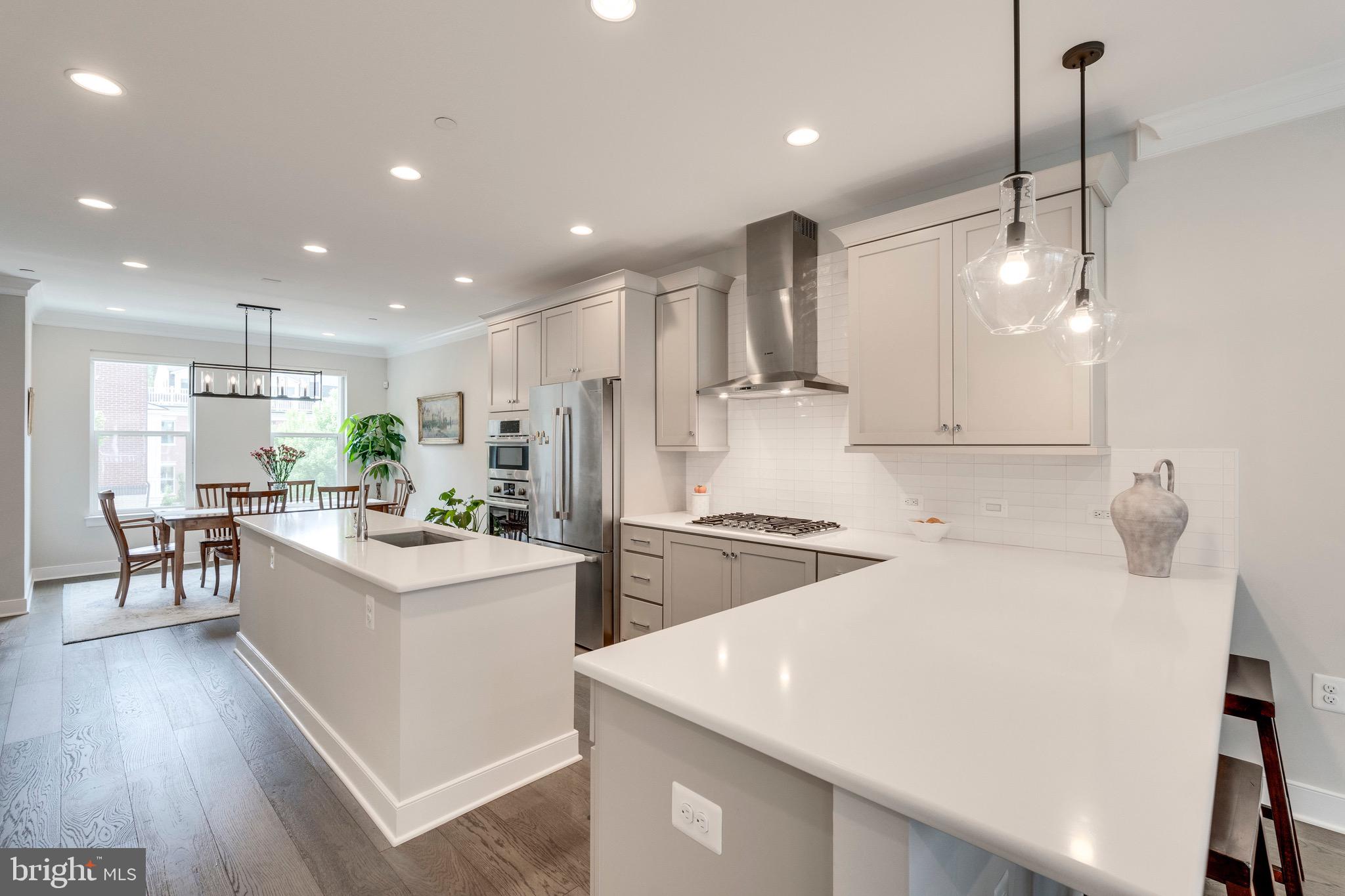 10294 Grosvenor
