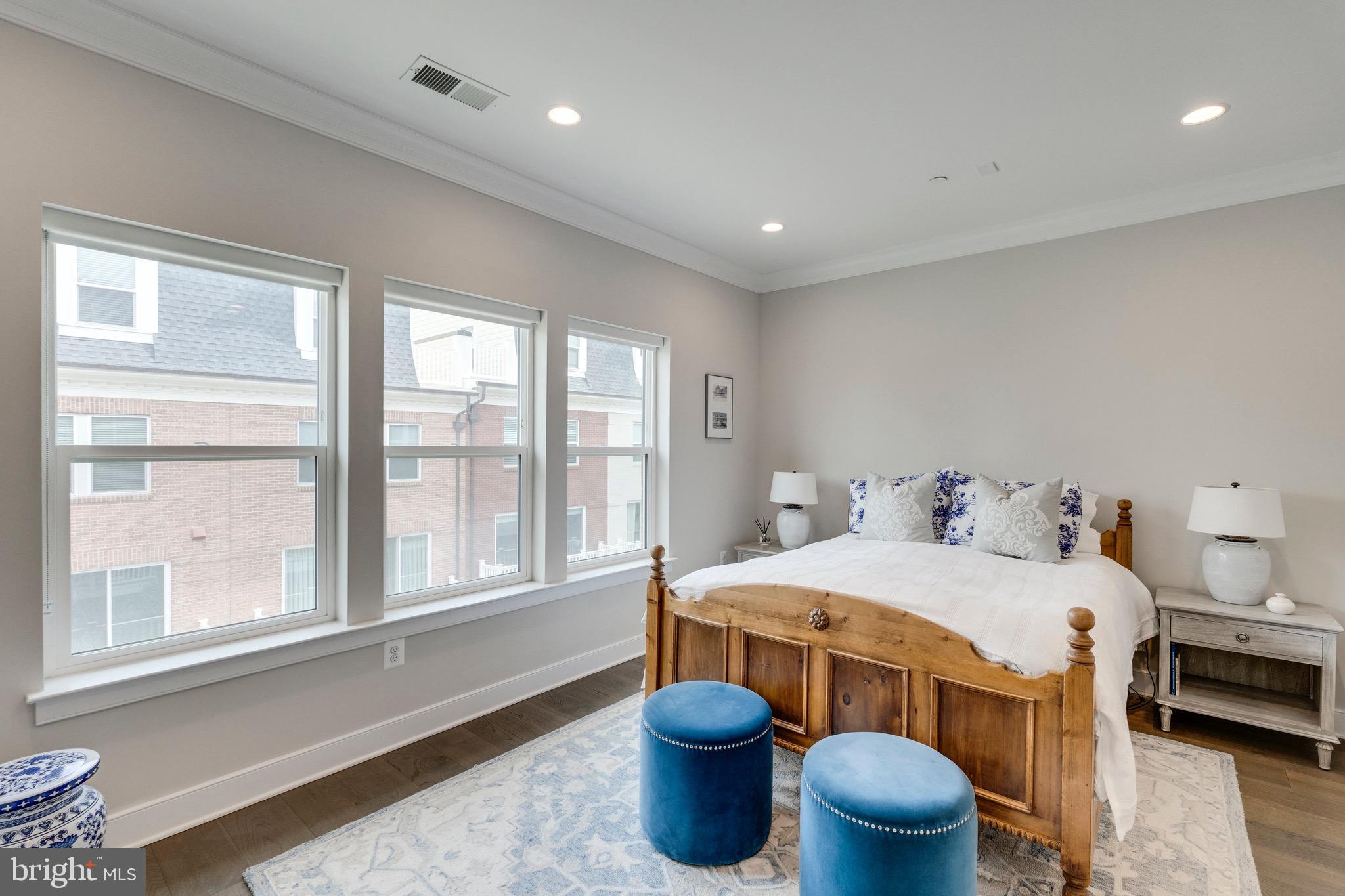 10294 Grosvenor