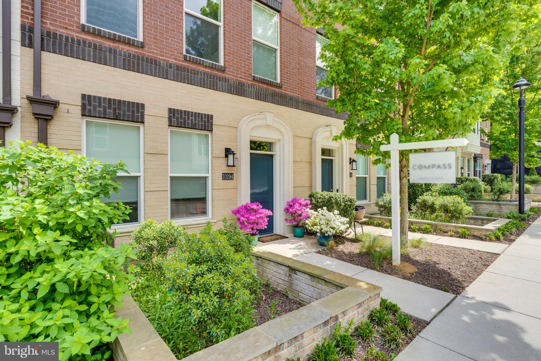 10294 Grosvenor