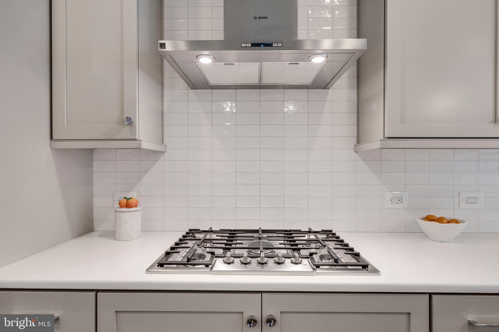 10294 Grosvenor