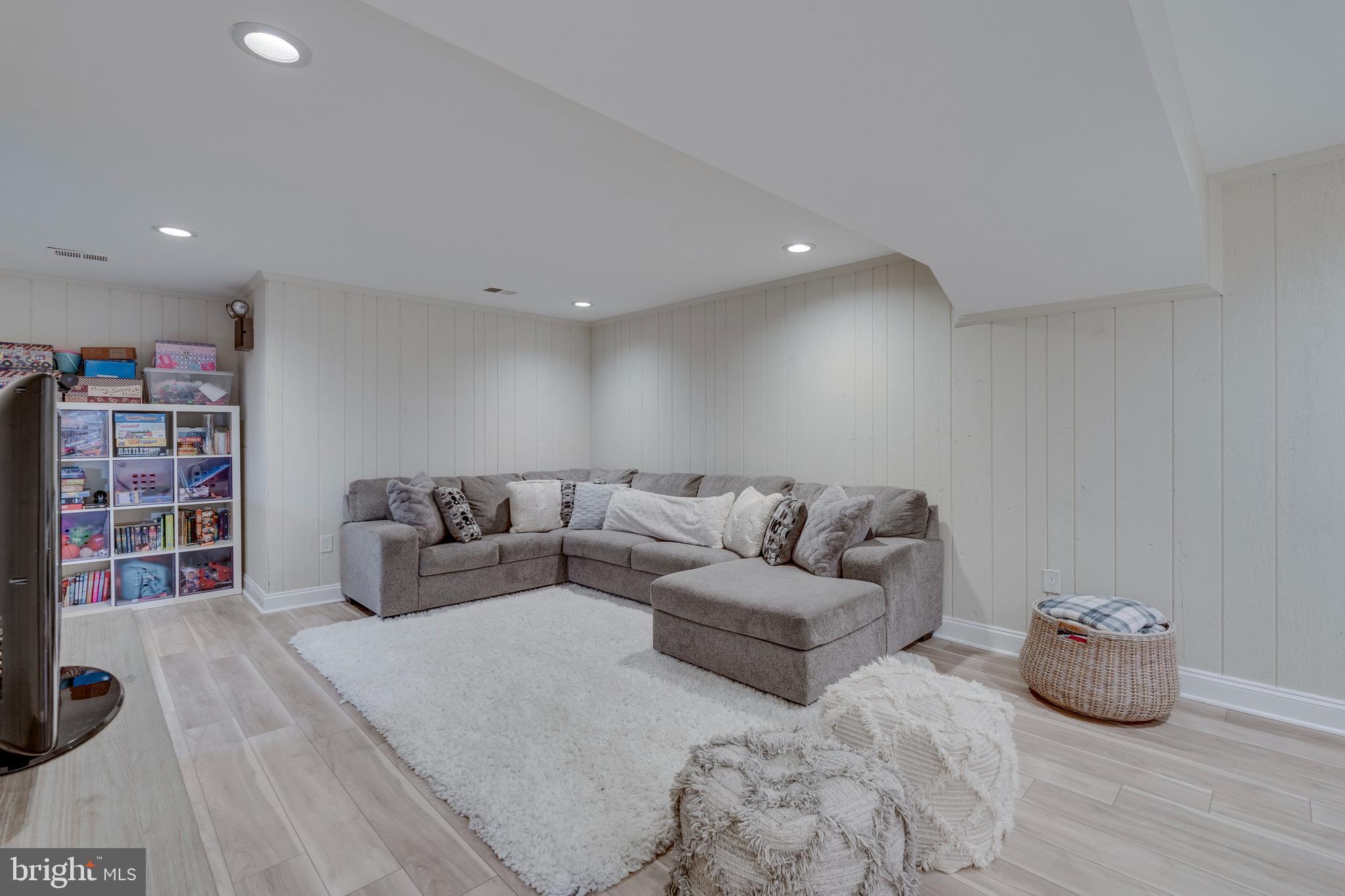 5701 Magic Mountain Dr