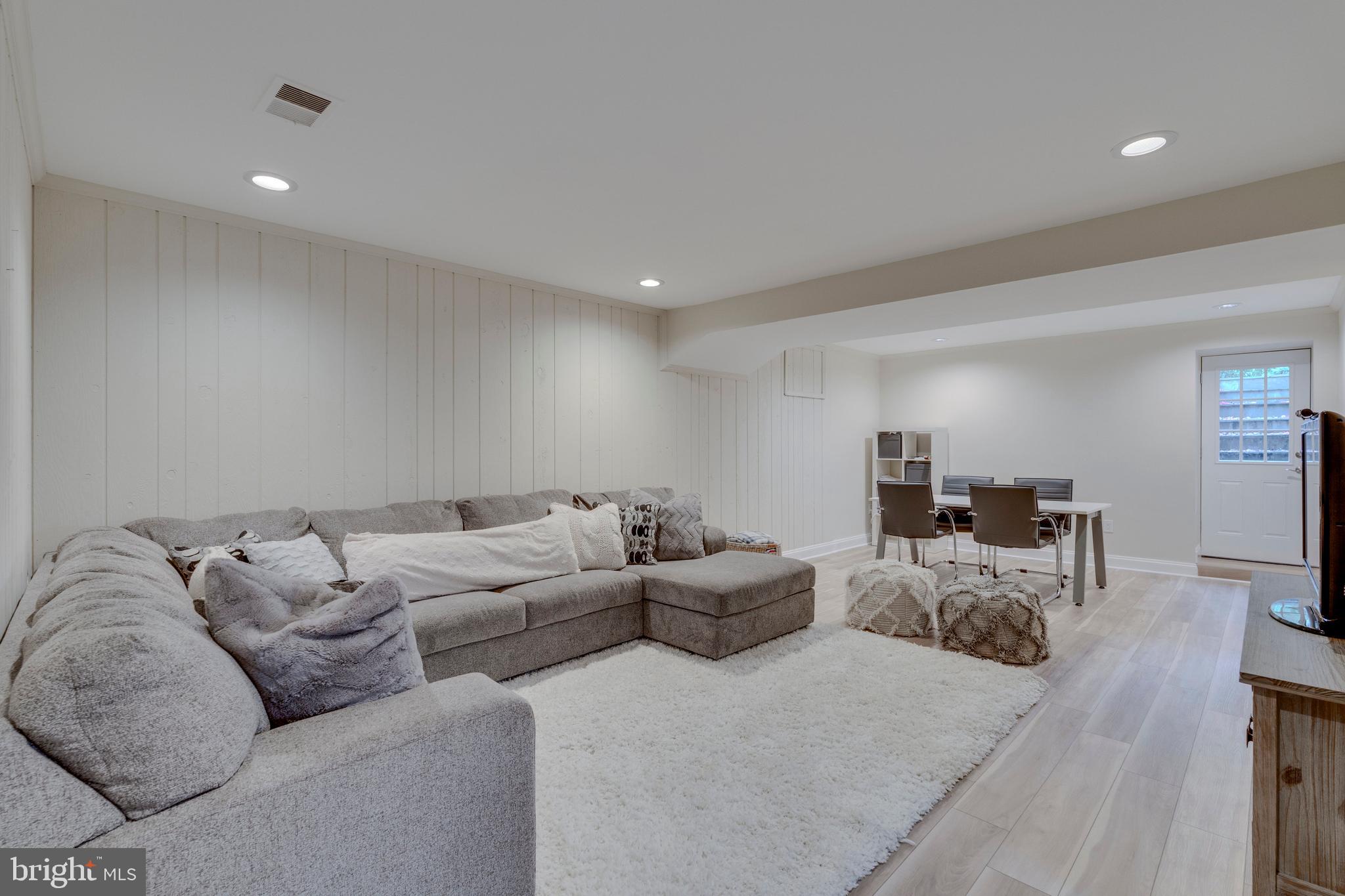 5701 Magic Mountain Dr