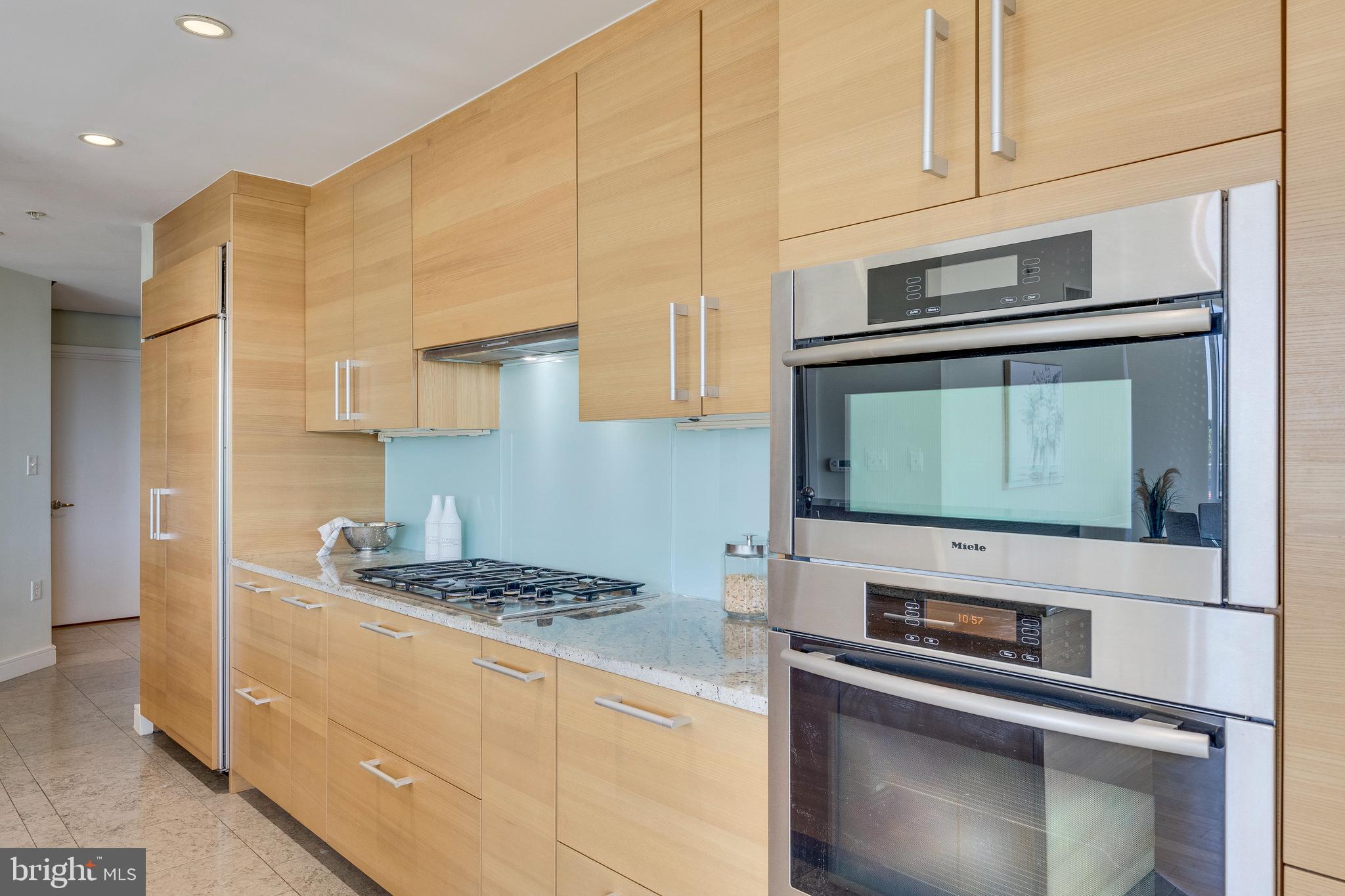 6820 Wisconsin Ave #7001