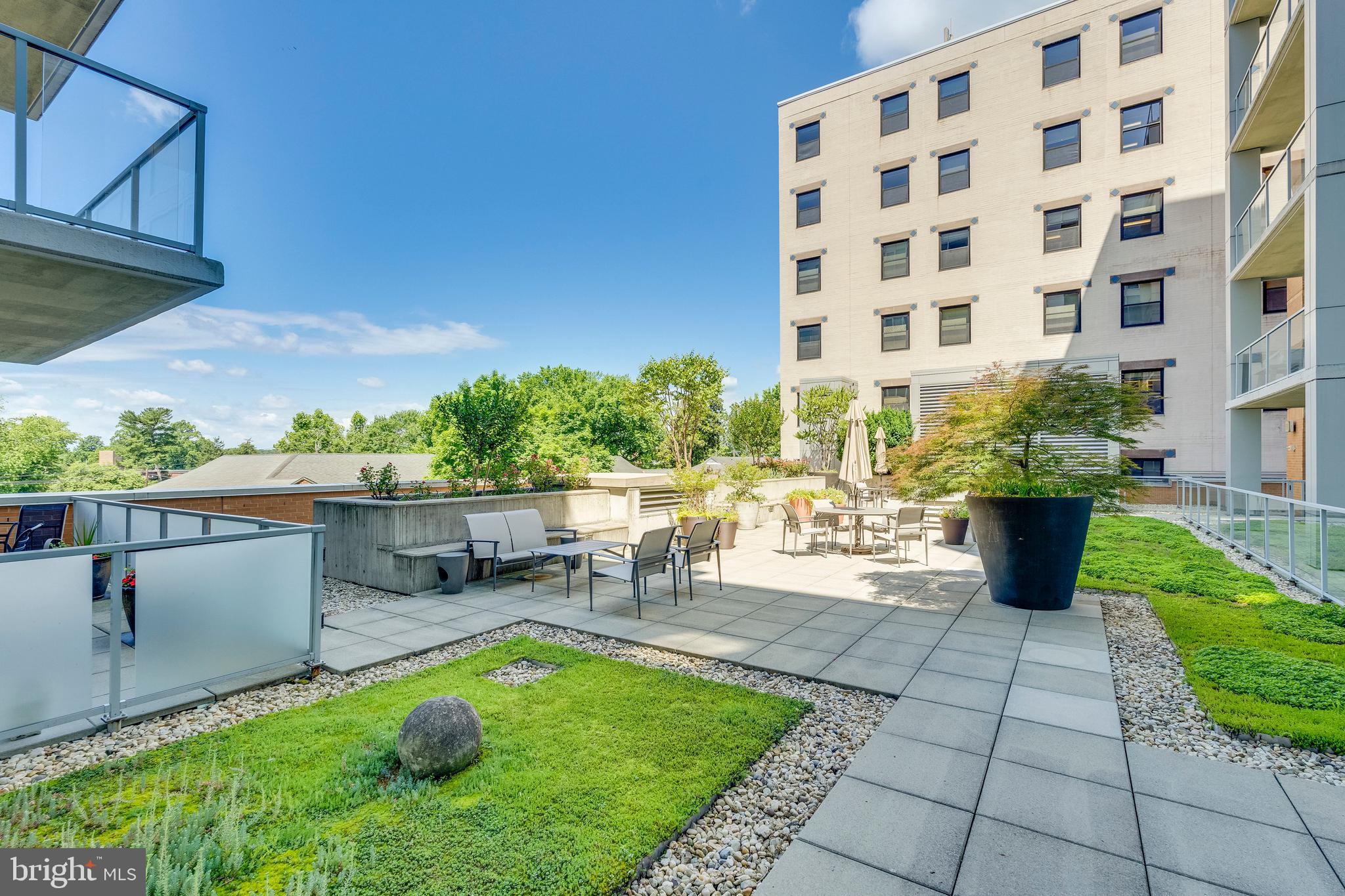6820 Wisconsin Ave #7001