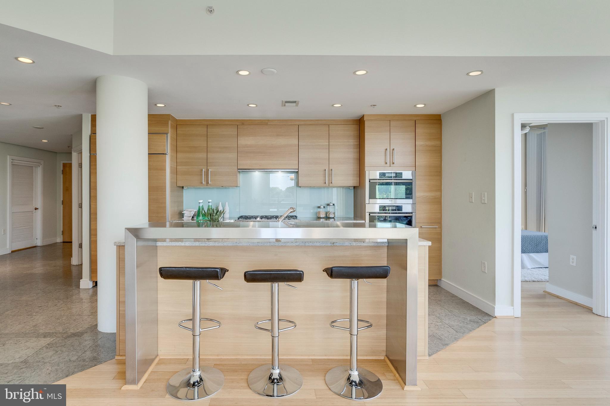 6820 Wisconsin Ave #7001