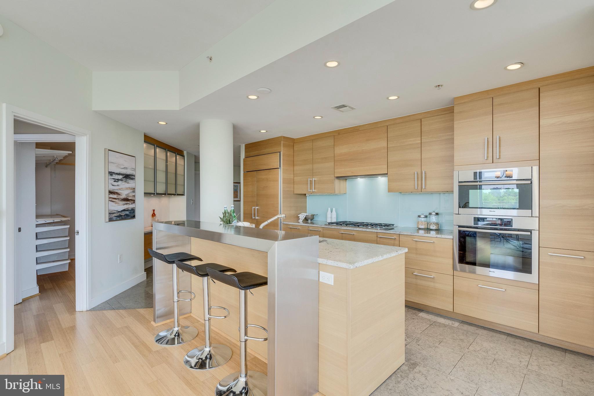 6820 Wisconsin Ave #7001
