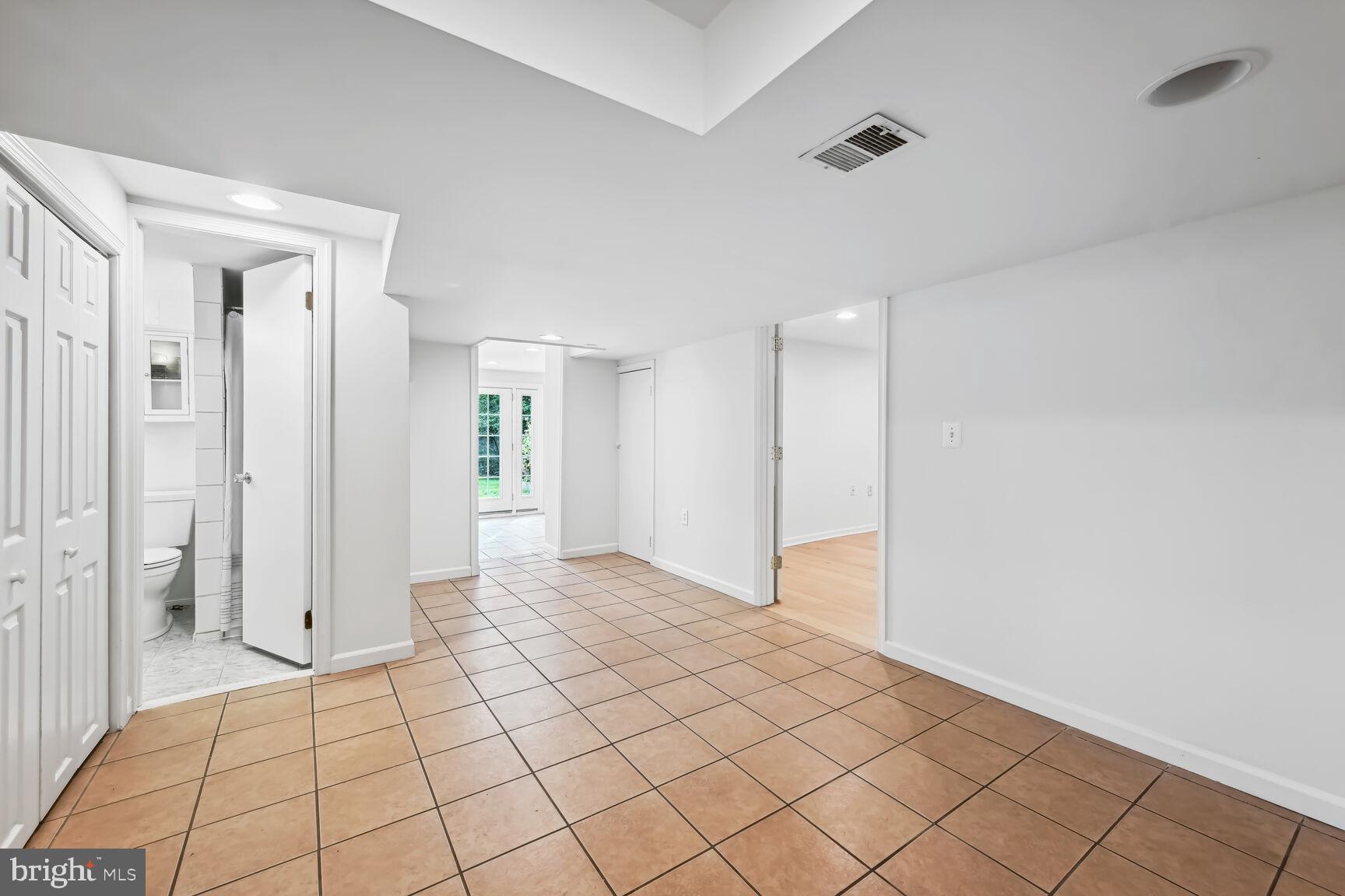 10113 Grant Ave