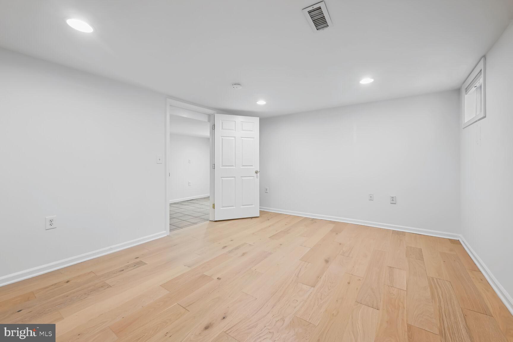 10113 Grant Ave