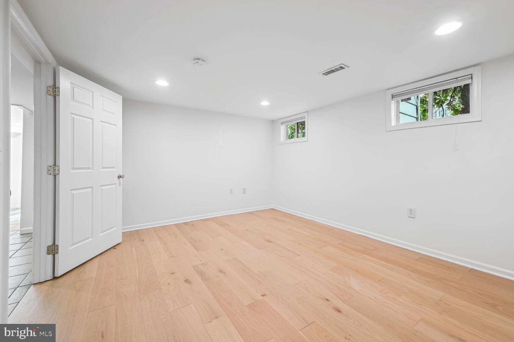 10113 Grant Ave