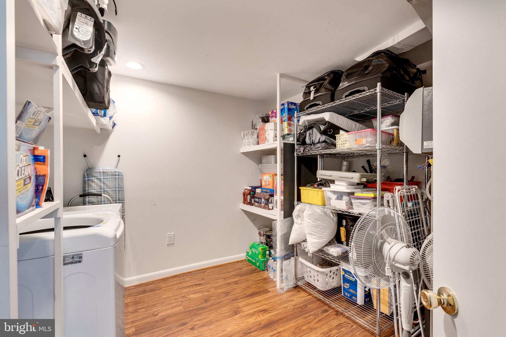 1709 Mark Ln