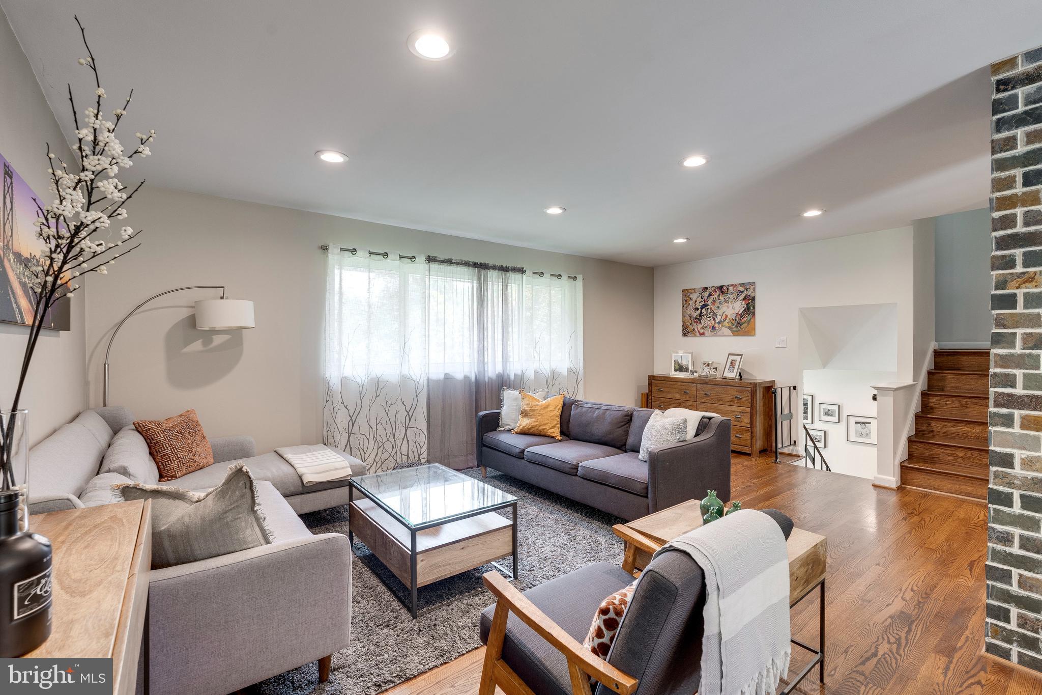 1709 Mark Ln