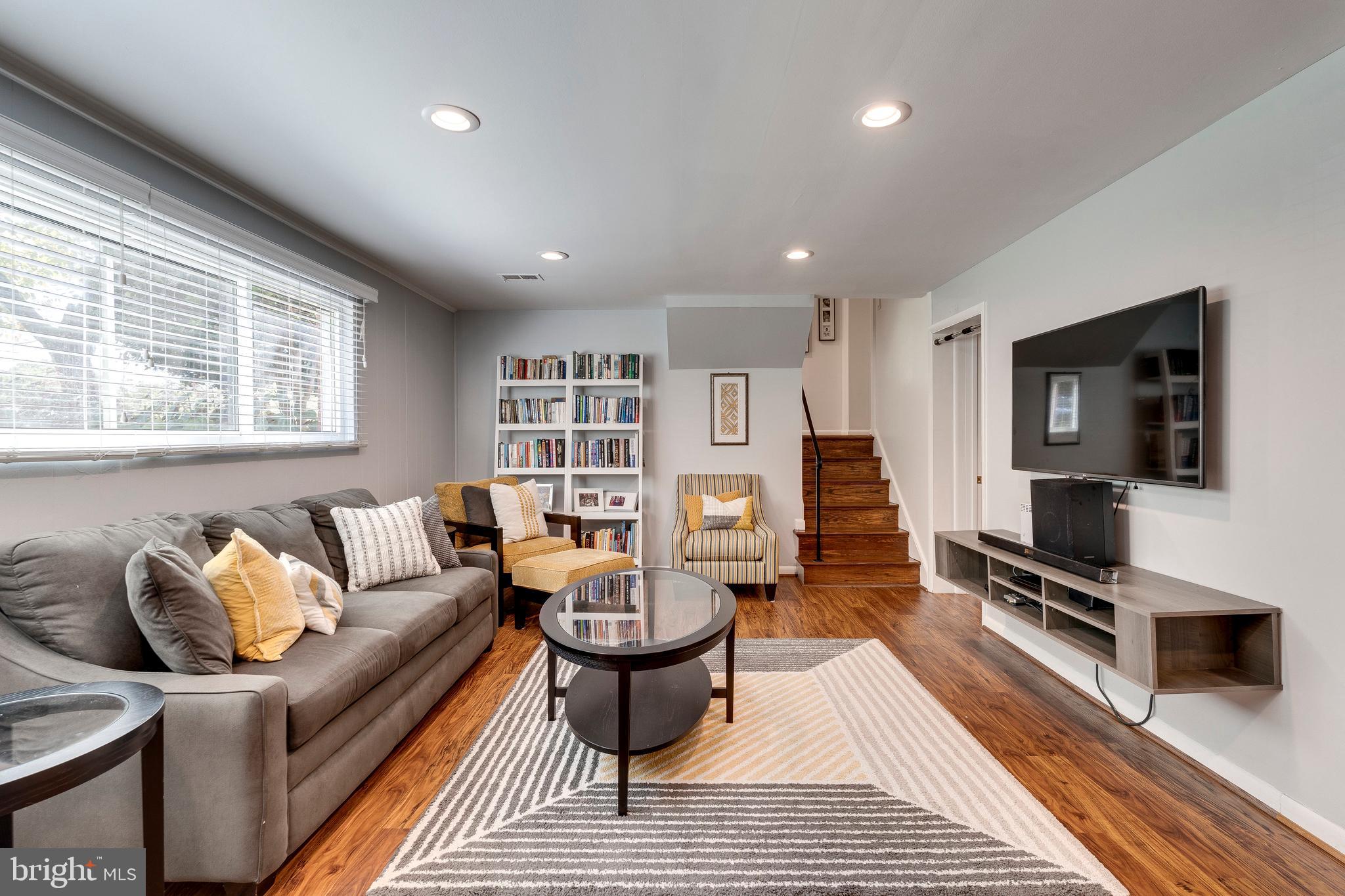 1709 Mark Ln