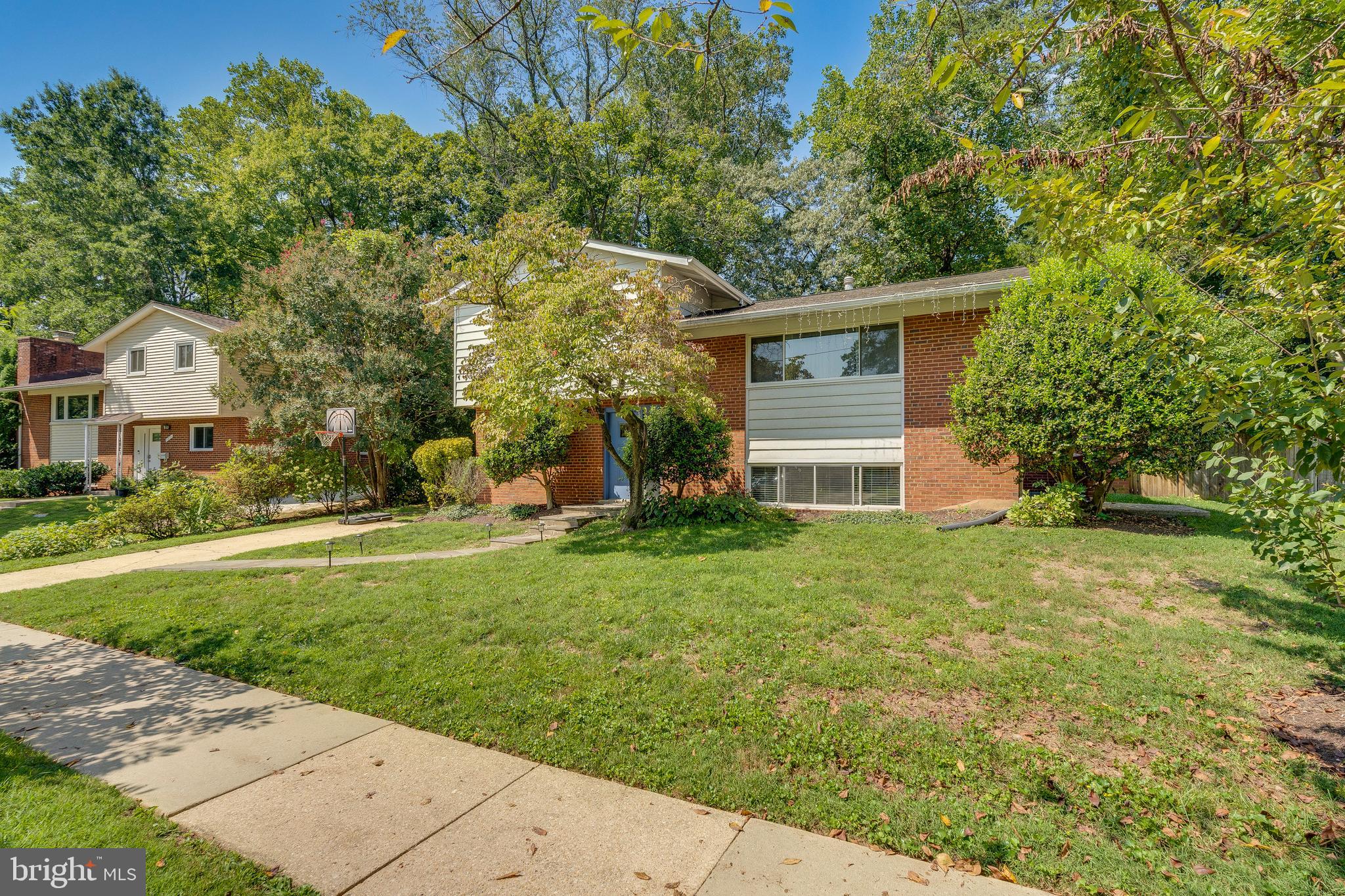 1709 Mark Ln
