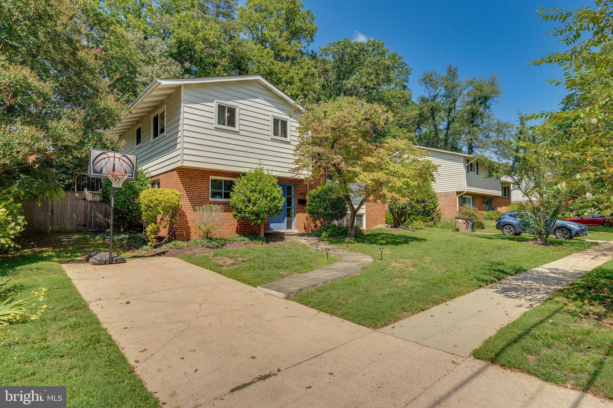 1709 Mark Ln