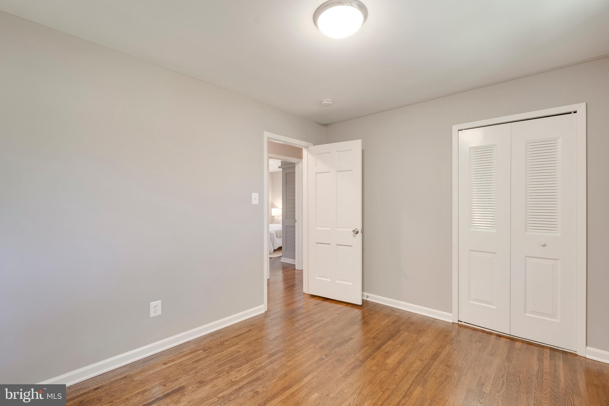 3833 Denfeld Ave