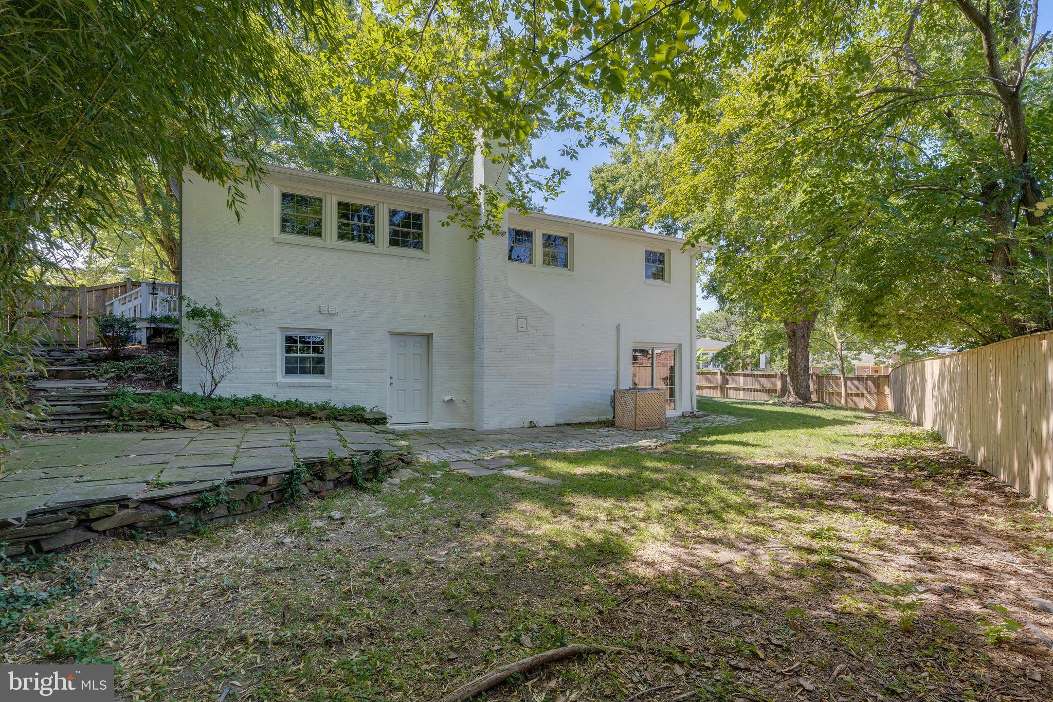 3833 Denfeld Ave