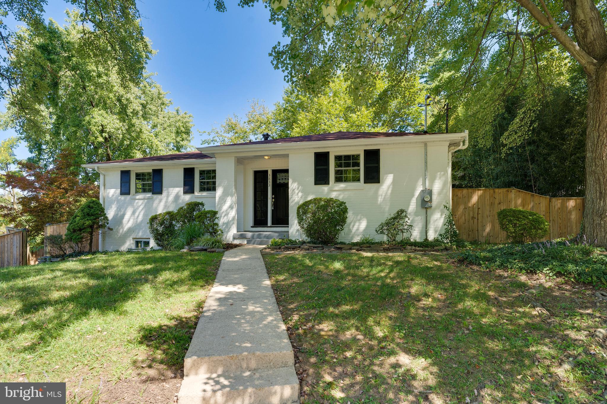 3833 Denfeld Ave