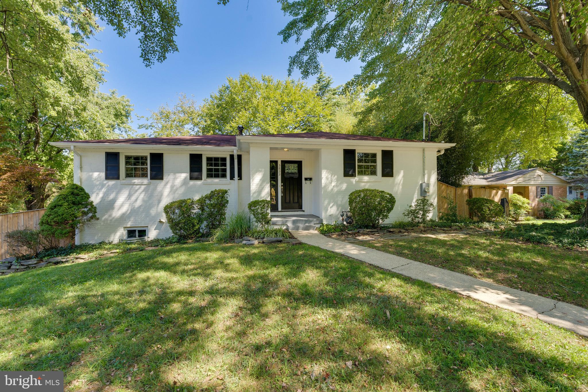 3833 Denfeld Ave