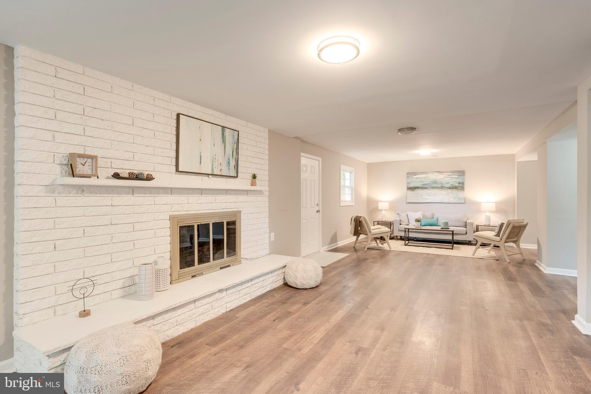 3833 Denfeld Ave
