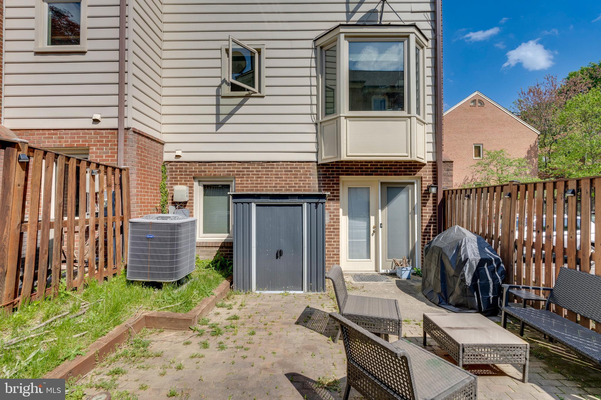 1409 TEMPLETON PL