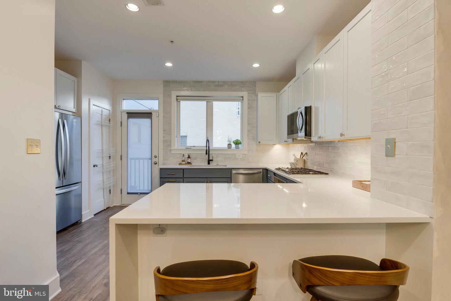 6676 Eames Way