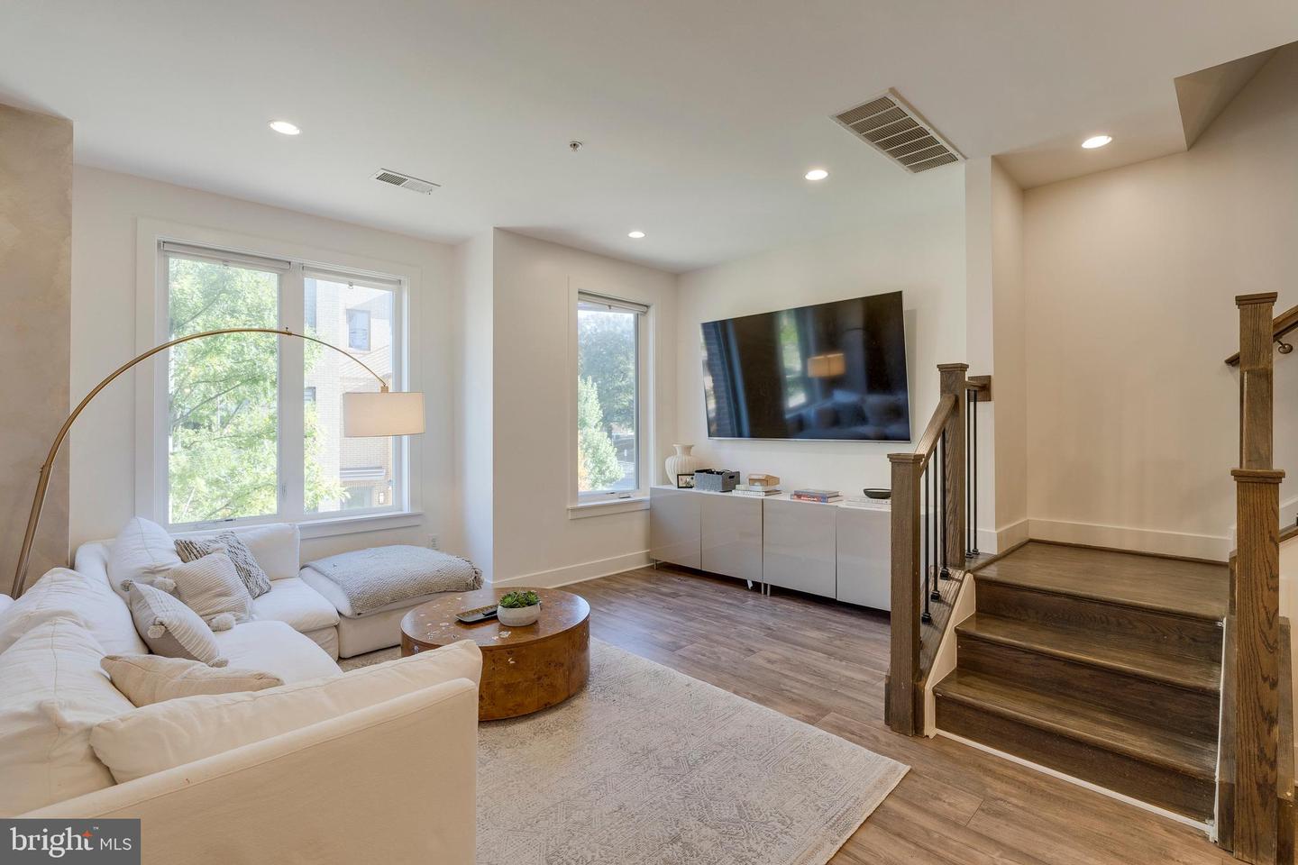 6676 Eames Way