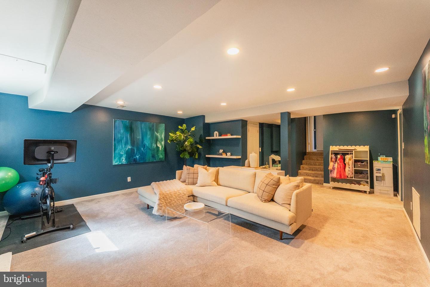 5801 Ogden Ct