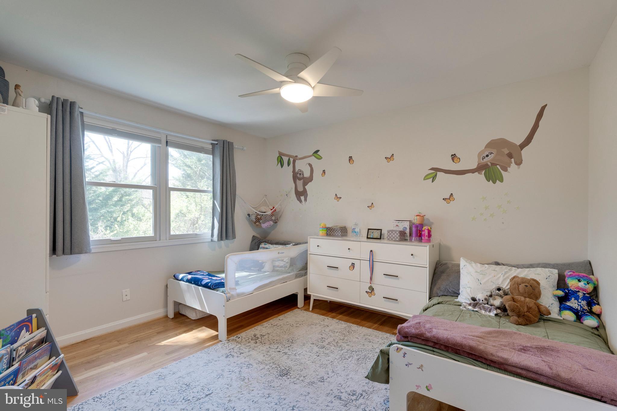 9416 Holland Ct