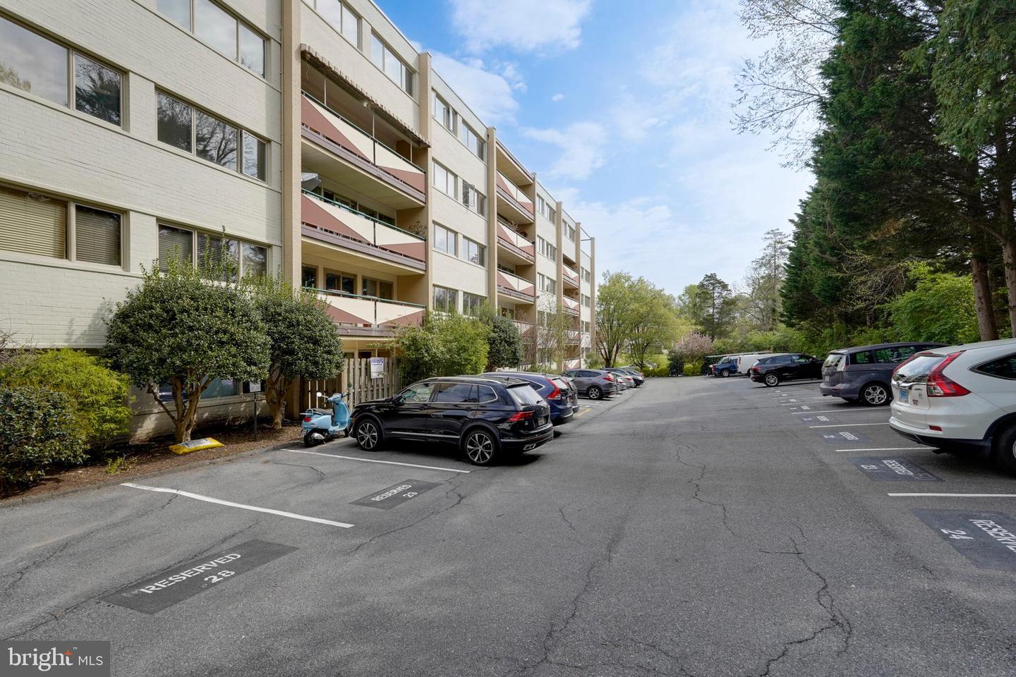 4720 Chevy Chase Dr #204