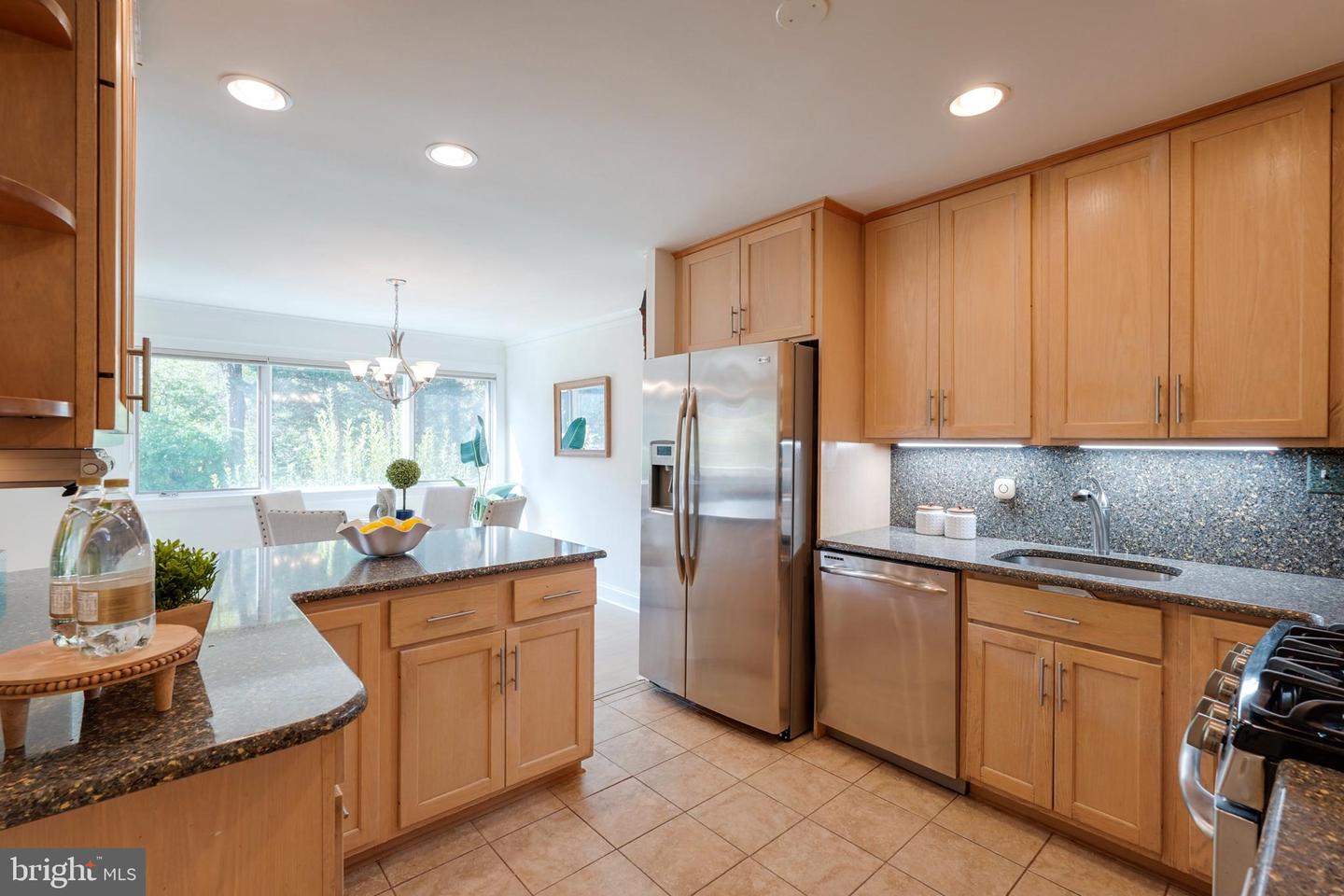 4720 Chevy Chase Dr #204