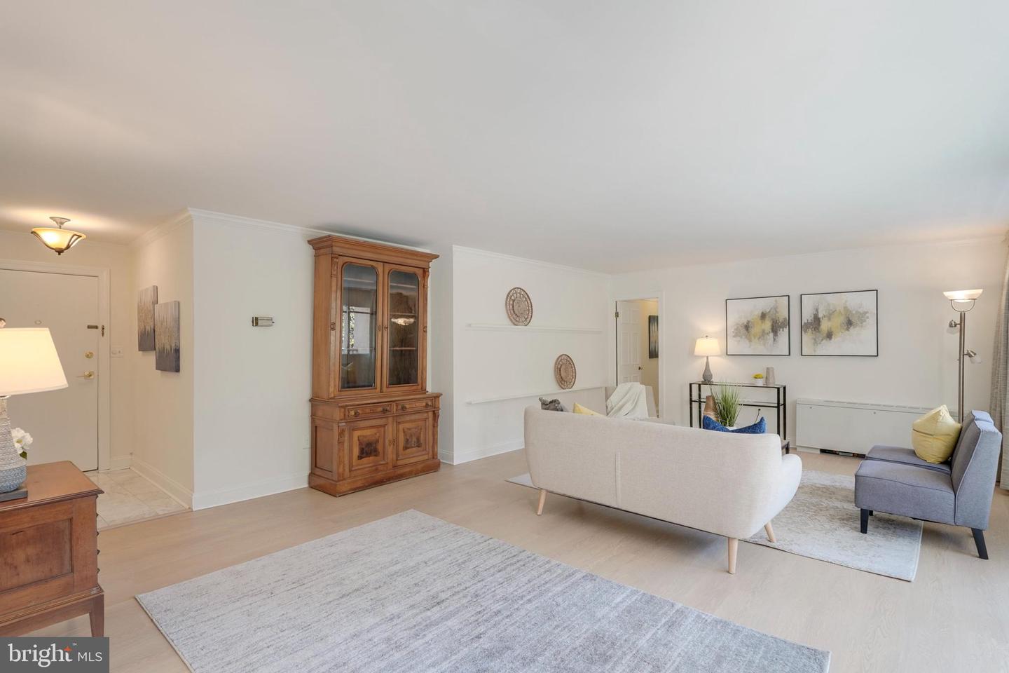 4720 Chevy Chase Dr #204