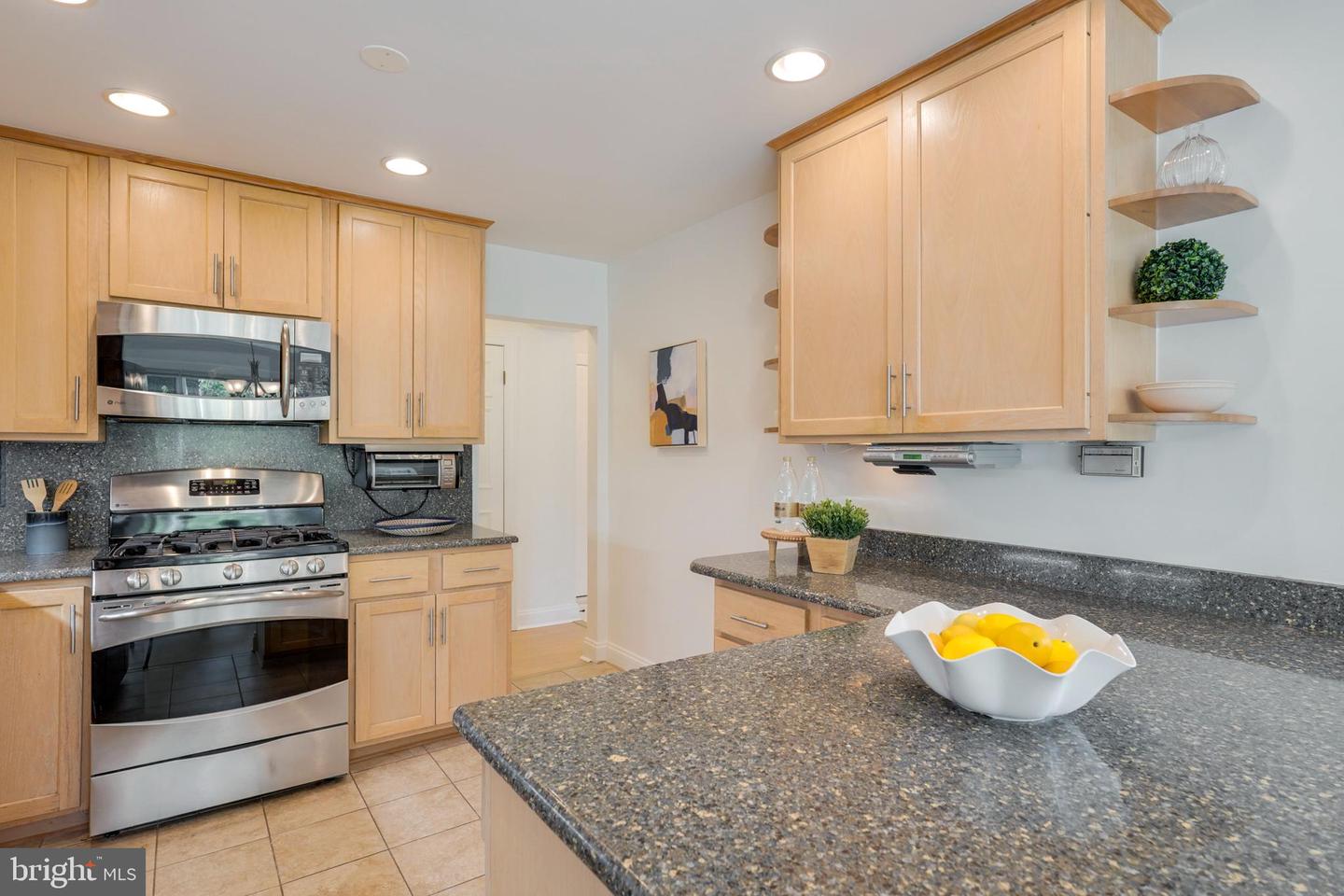 4720 Chevy Chase Dr #204