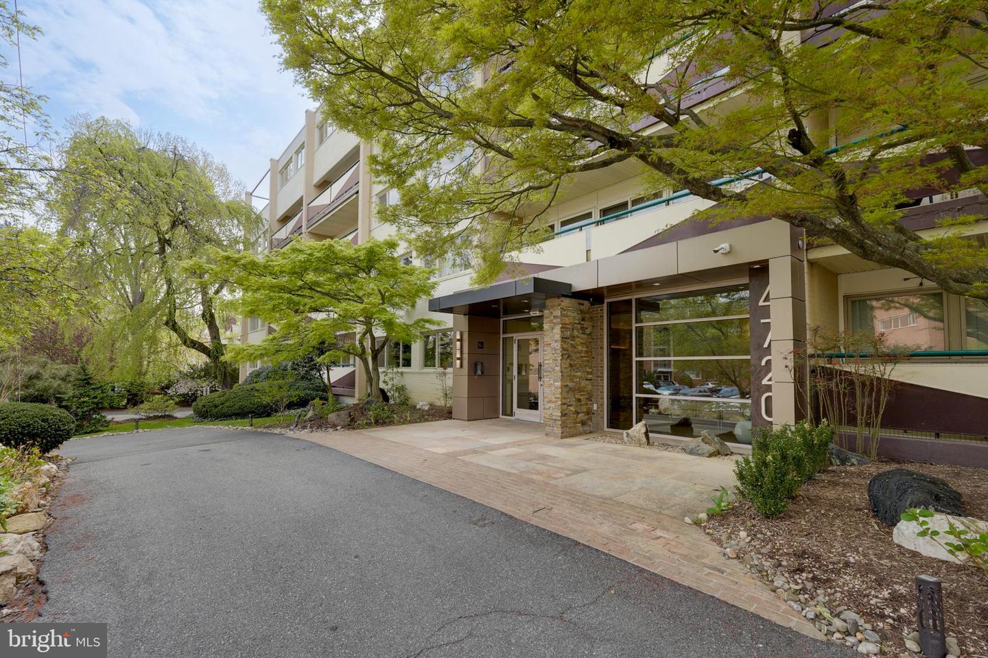 4720 Chevy Chase Dr #204