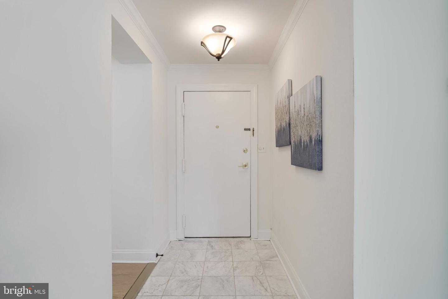 4720 Chevy Chase Dr #204
