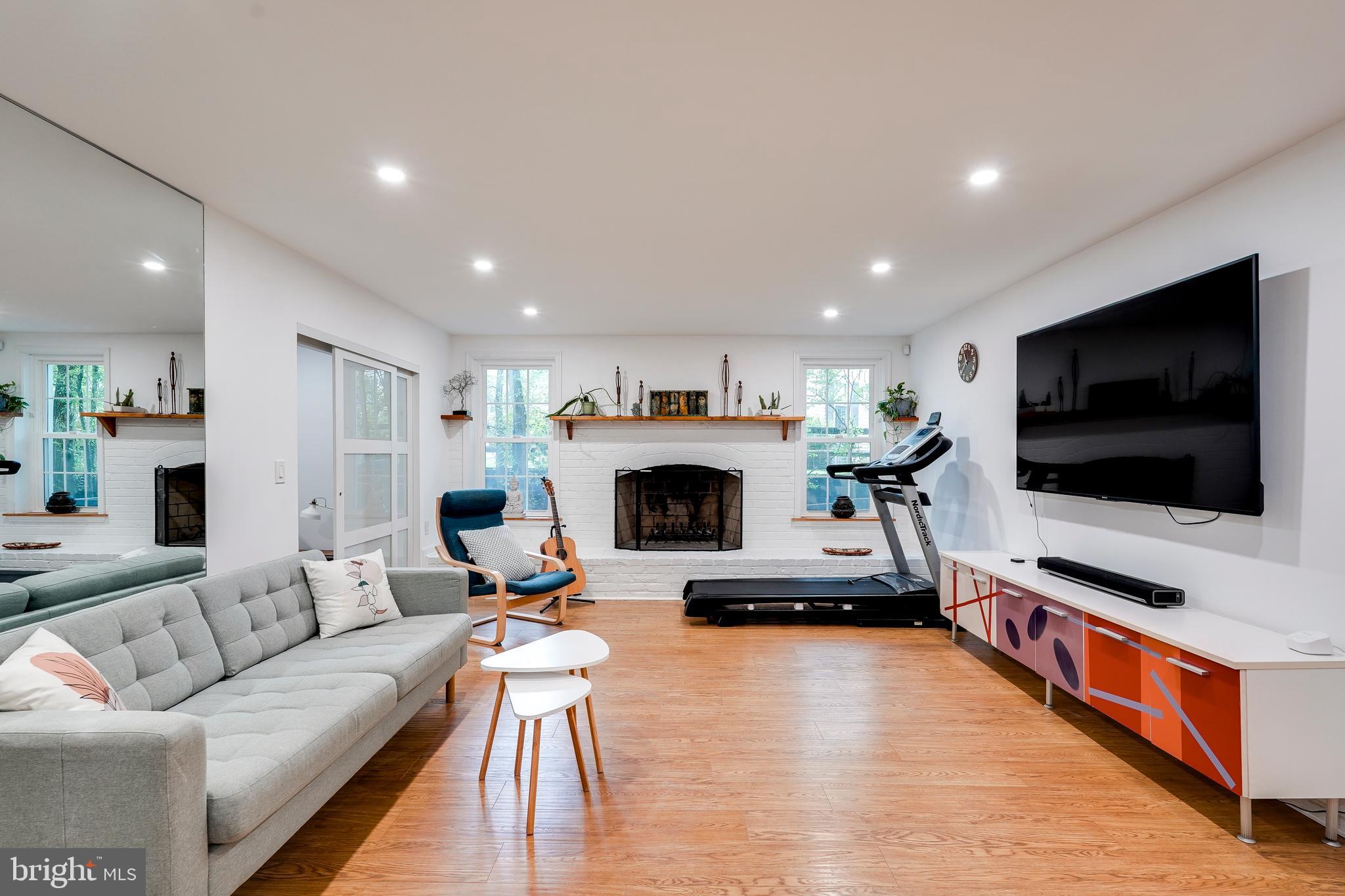 929 Farm Haven Dr