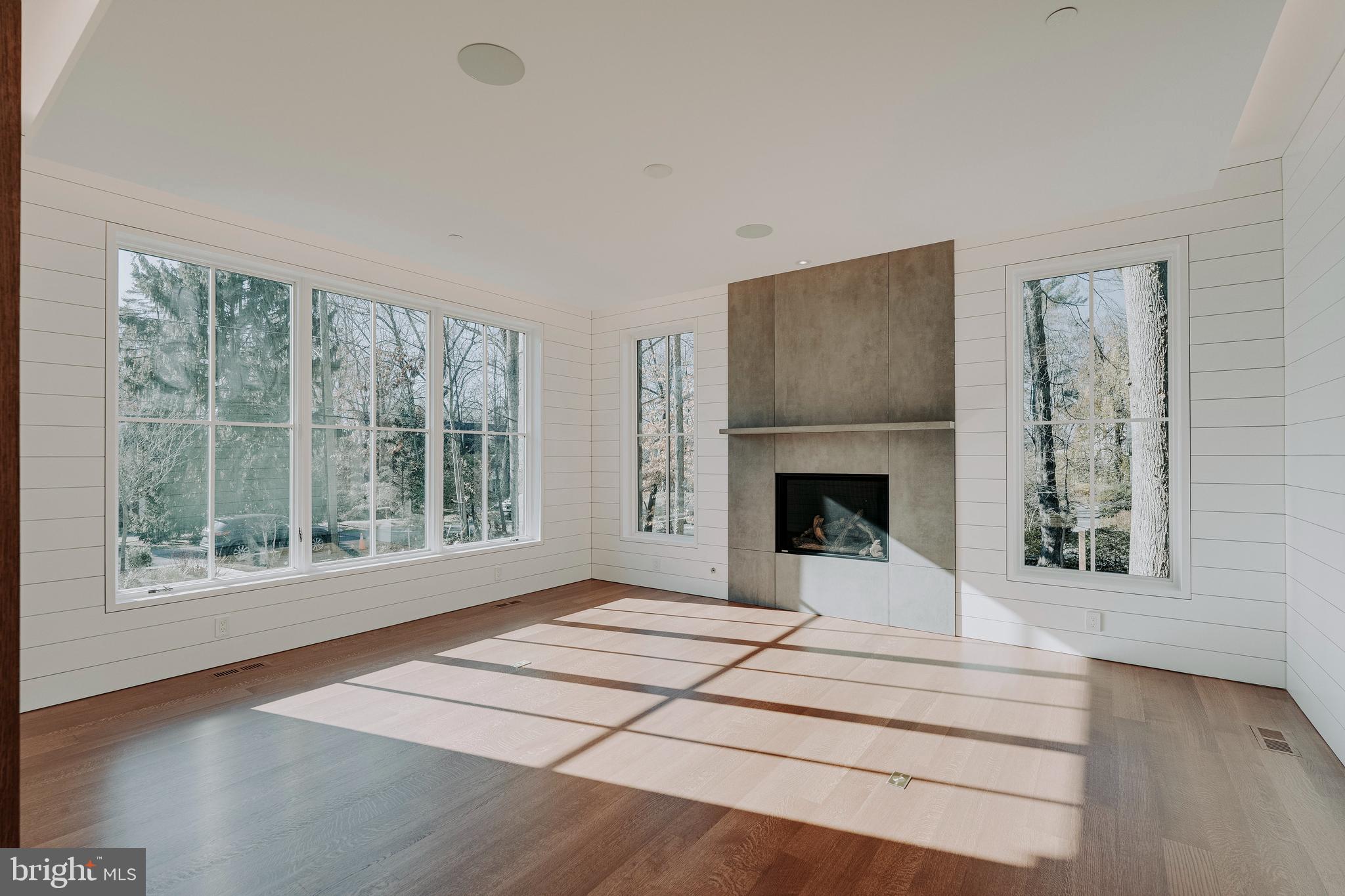 7029 LONGWOOD DRIVE