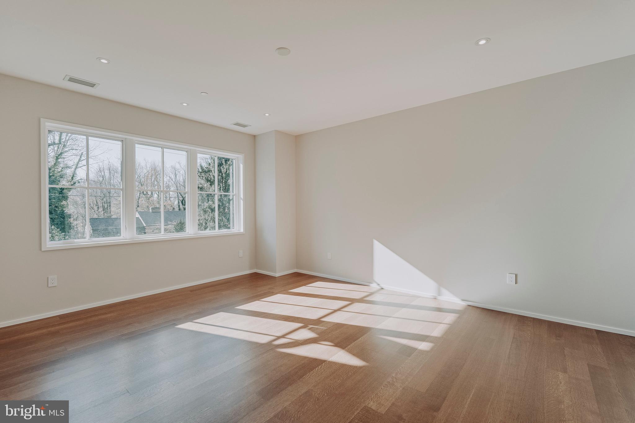 7029 LONGWOOD DRIVE
