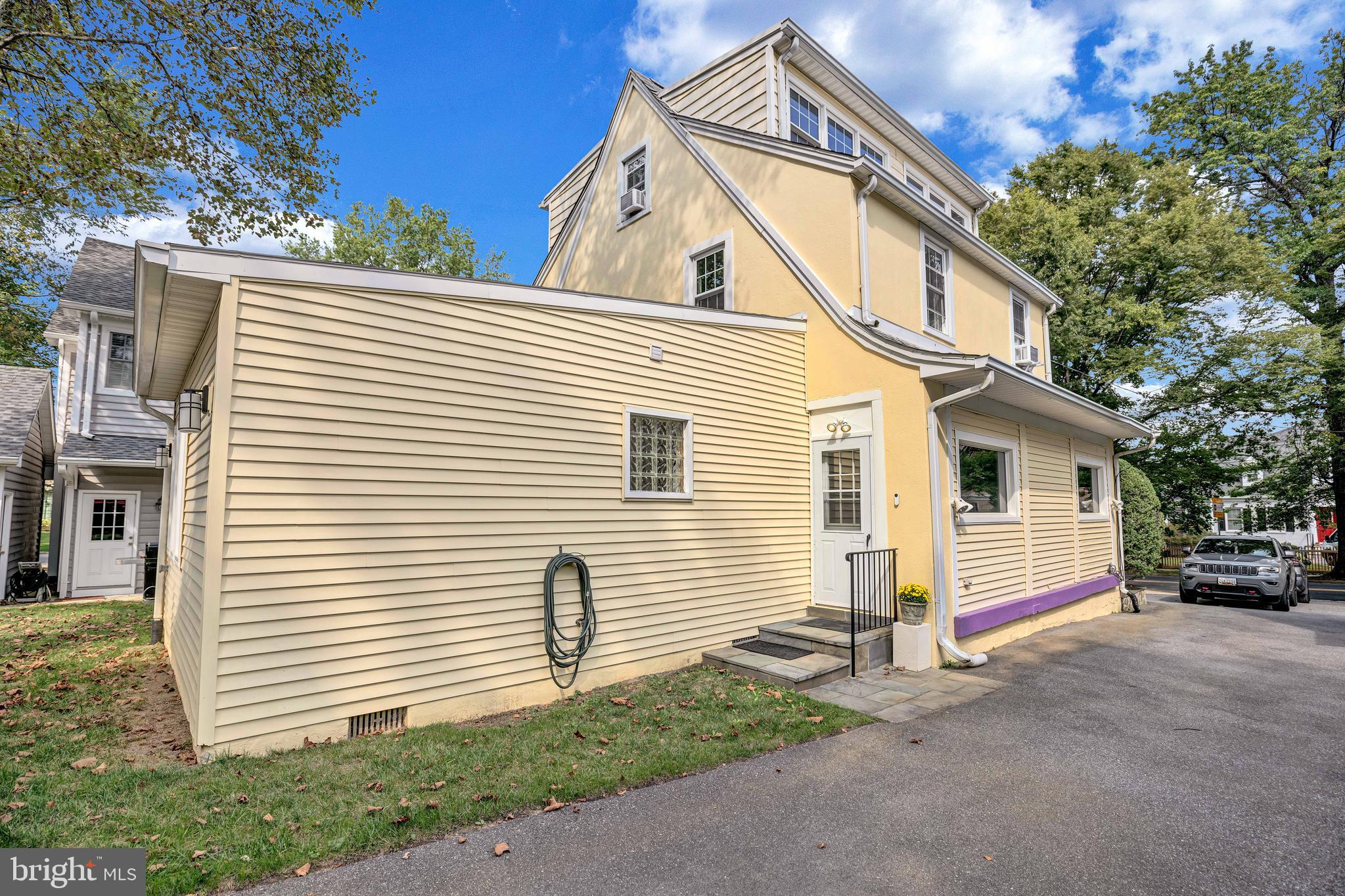 5120 WILSON LANE