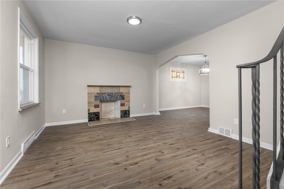 402 Kirk Ave