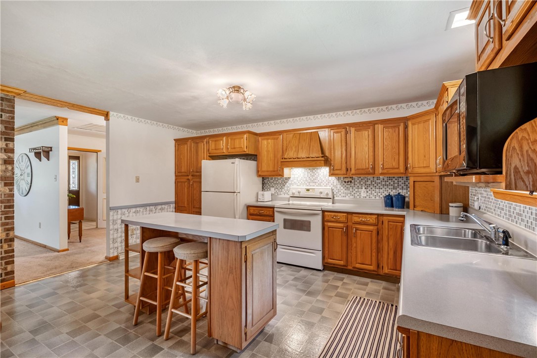 285 Rochester Rd