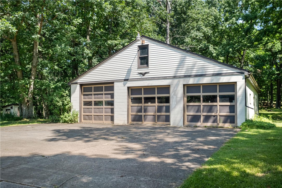 285 Rochester Rd