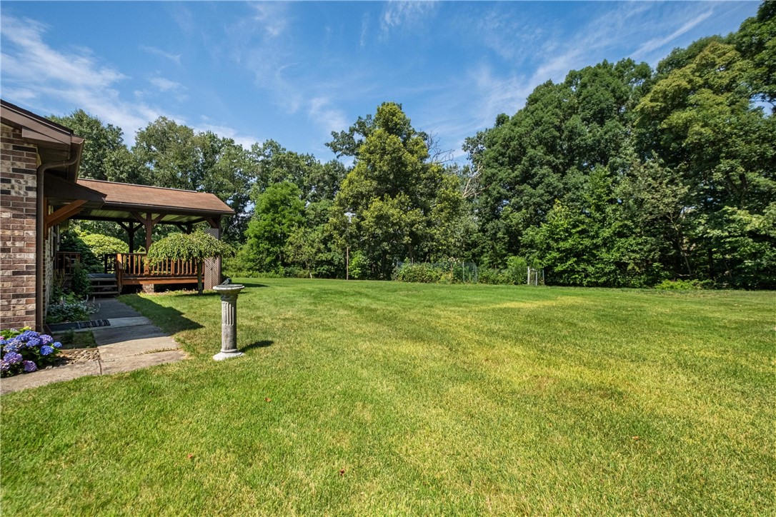 285 Rochester Rd