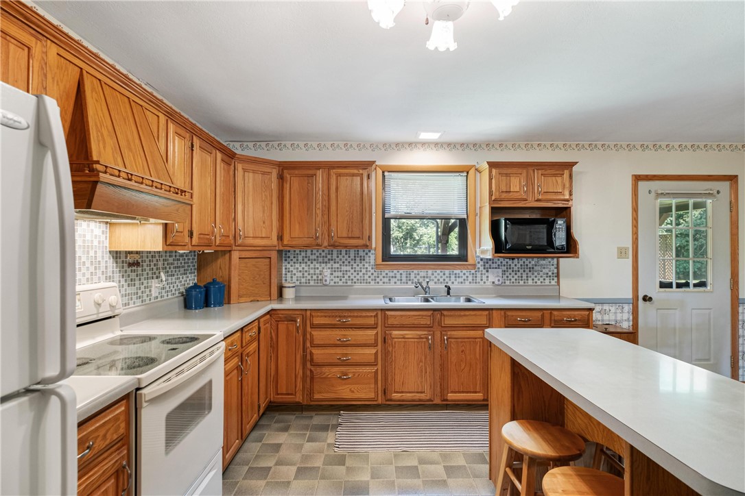 285 Rochester Rd